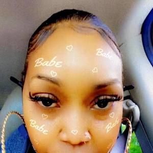 Meet your Posher, Mona